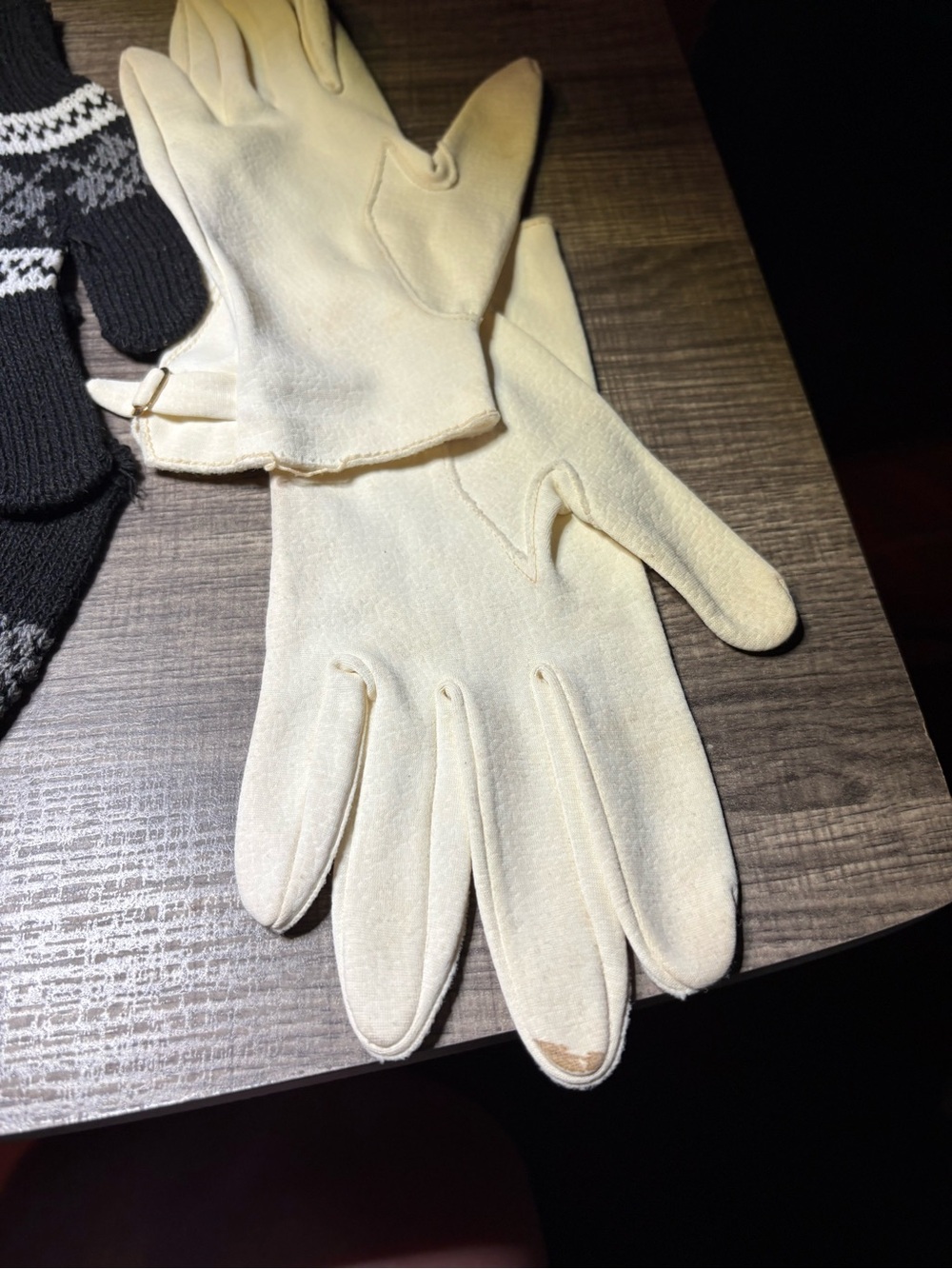 Classic Cream woman’s Dress Gloves - Lightweight Formal Gloves